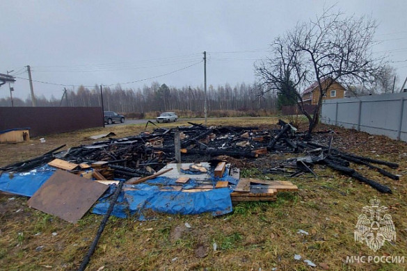 В Ивановском районе ночью сожгли нежилой дом
